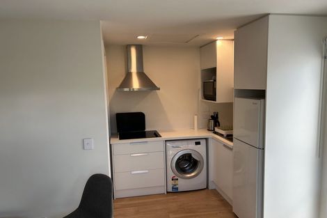Photo of property in 21 Bale Road, Jacks Point, 9371