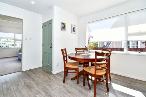 Photo of property in 8a Ashdown Place, Pahurehure, Papakura, 2113