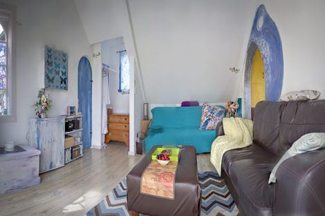 Photo of property in 37 Gillies Crescent, Waimarama, Havelock North, 4294