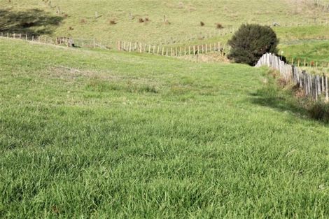 Photo of property in 181 Mangakura Road, Helensville, 0875