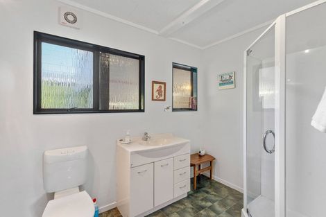 Photo of property in 4 Moana Street, Otaki Beach, Otaki, 5512