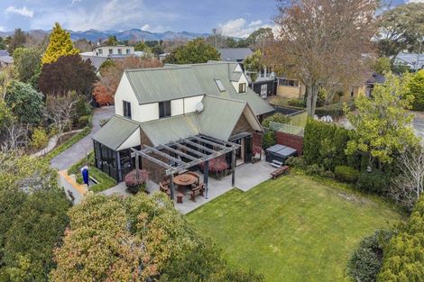 Photo of property in 5 Abbotts Place, Avonhead, Christchurch, 8042