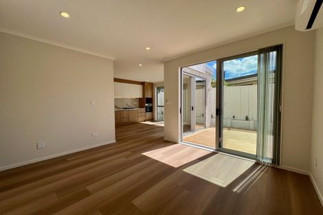 Photo of property in 109 Prince Regent Drive, Half Moon Bay, Auckland, 2012
