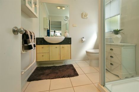 Photo of property in 34 Espalier Drive, Henderson, Auckland, 0612