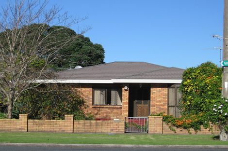 Photo of property in 8a Weiti Road, Orewa, 0931