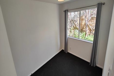 Photo of property in 4f2 Glanmire Road, Newlands, Wellington, 6037