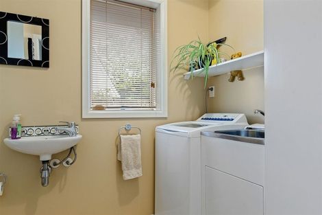 Photo of property in 33 Balrudry Street, Avonhead, Christchurch, 8042