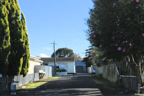Photo of property in 27 Featherston Street, Takaro, Palmerston North, 4412