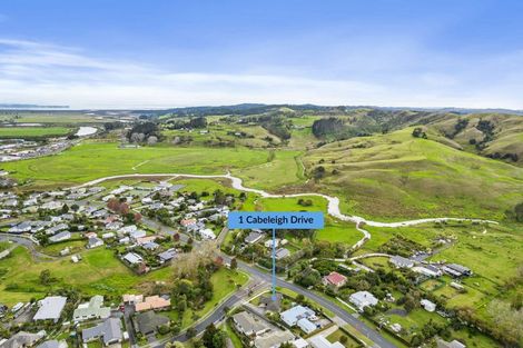 Photo of property in 1 Cabeleigh Drive, Helensville, 0800