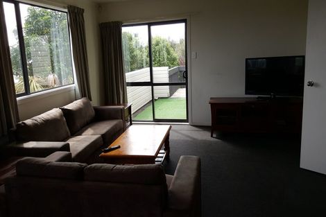Photo of property in 8b Schnapper Rock Road, Schnapper Rock, Auckland, 0632