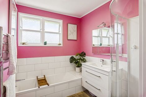 Photo of property in 66 Gray Avenue, Paraparaumu Beach, Paraparaumu, 5032