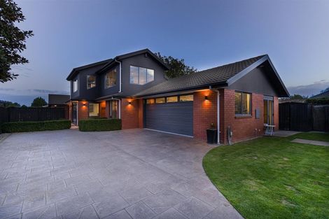 Photo of property in 26a Crofton Road, Harewood, Christchurch, 8051