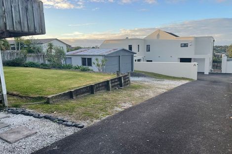 Photo of property in 2/119 Carlisle Road, Northcross, Auckland, 0632