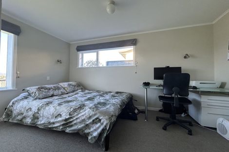 Photo of property in 74 Akaroa Drive, Maupuia, Wellington, 6022