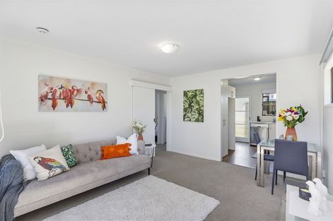 Photo of property in 3/9 Fuchsia Place, Birkdale, Auckland, 0626
