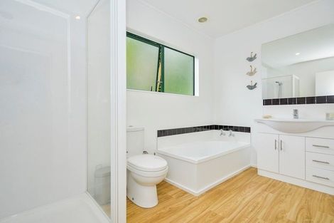 Photo of property in 24 Brookvale Park, Stanmore Bay, Whangaparaoa, 0932