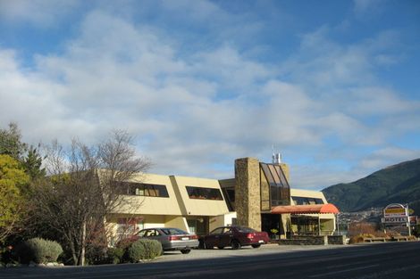 Photo of property in 71 Frankton Road, Queenstown, 9300