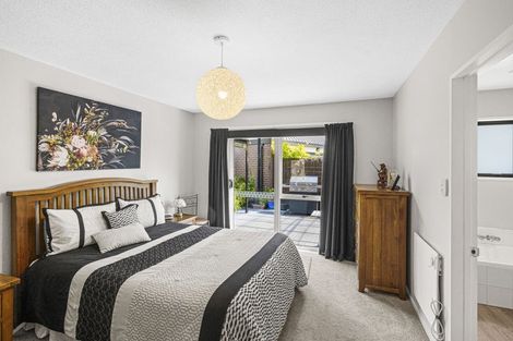 Photo of property in 10 Swithland Place, Avonhead, Christchurch, 8042