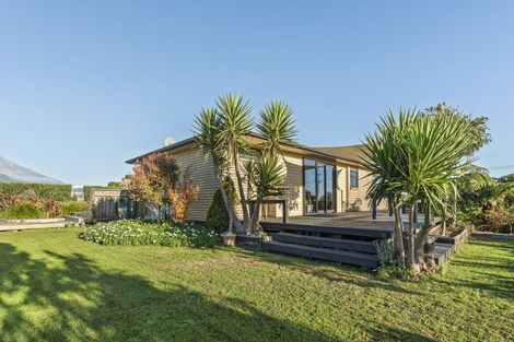 Photo of property in 37 Upper Pitone Road, Pitone, New Plymouth, 4374