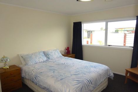 Photo of property in 16 Johnston Street, Foxton, 4814