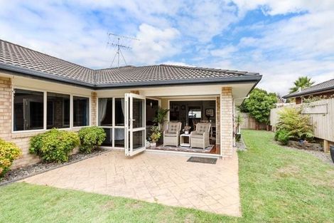 Photo of property in 8 Parkhaven Drive, Rosehill, Papakura, 2113
