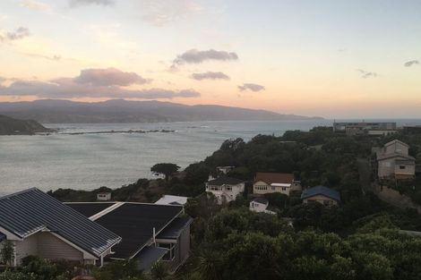 Photo of property in 34 Hungerford Road, Lyall Bay, Wellington, 6022