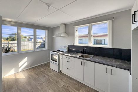 Photo of property in 15 Pratt Avenue, Foxton Beach, Foxton, 4815