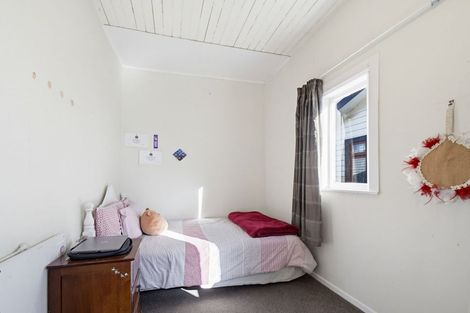 Photo of property in 12 Lyndhurst Street, Takaro, Palmerston North, 4412