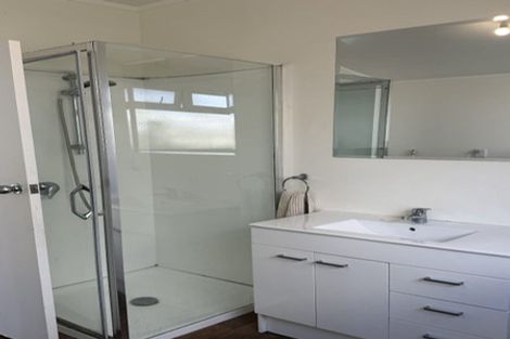 Photo of property in 37 Ara Paiwhenua, Tawa, Wellington, 5028