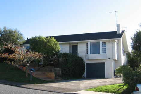 Photo of property in 38 Churton Drive, Churton Park, Wellington, 6037