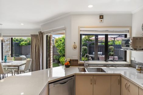 Photo of property in 14 Putaka Place, Papamoa Beach, Papamoa, 3118