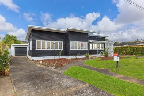 Photo of property in 1/87 Nile Road, Milford, Auckland, 0620