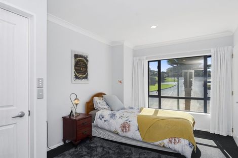 Photo of property in 14 Guildford Place, Bethlehem, Tauranga, 3110