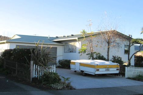 Photo of property in 8 Nukumea Common, Orewa, 0931