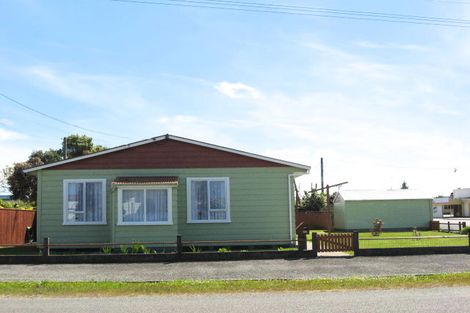 Photo of property in 104 Russell Street, Westport, 7825