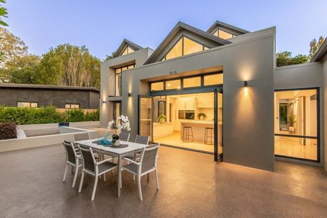 Photo of property in 105 Gladstone Road, Dalmore, Dunedin, 9010