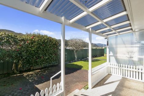 Photo of property in 7 Kew Grove, Wainuiomata, Lower Hutt, 5014