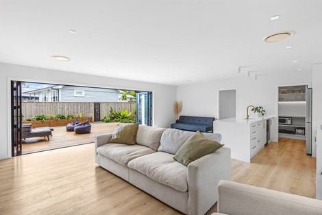 Photo of property in 91 Main Rd Clive, Clive, 4180