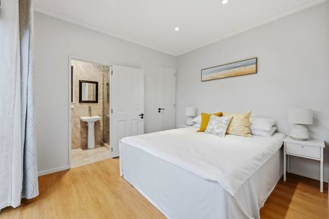 Photo of property in 45a Bradbury Road, Botany Downs, Auckland, 2010