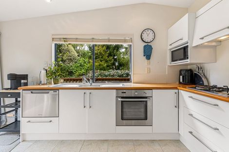 Photo of property in 23a Fairmount Road, Titirangi, Auckland, 0604