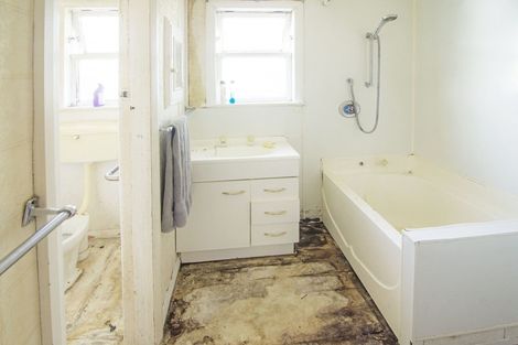 Photo of property in 21 Victoria Street, Carterton, 5713