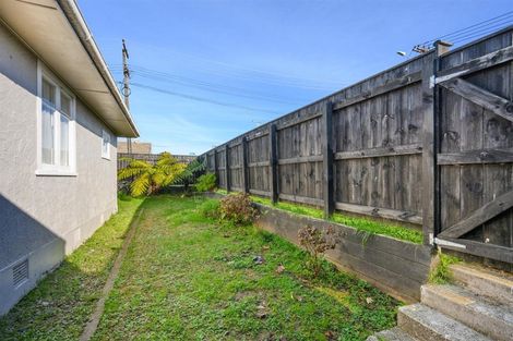 Photo of property in 32 Follett Street, Marton, 4710