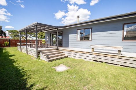 Photo of property in 28 Darlington Street, Ngatea, 3503