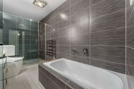 Photo of property in 9 Gwendoline Avenue, Te Atatu Peninsula, Auckland, 0610