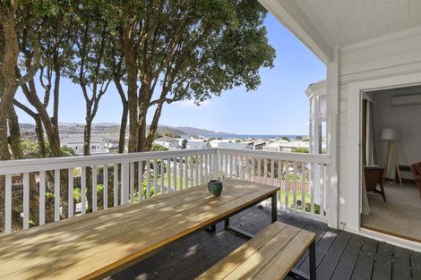 Photo of property in 167 Sutherland Road, Lyall Bay, Wellington, 6022