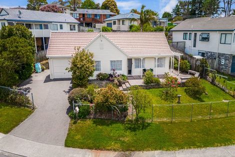 Photo of property in 72 Garton Drive, Massey, Auckland, 0614