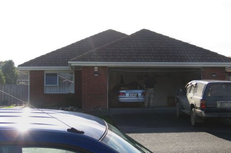 Photo of property in 2/11 Channing Crescent, Botany Downs, Auckland, 2010
