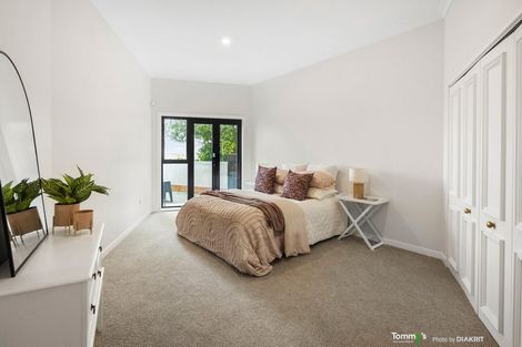 Photo of property in 25u2 Thane Road, Roseneath, Wellington, 6011