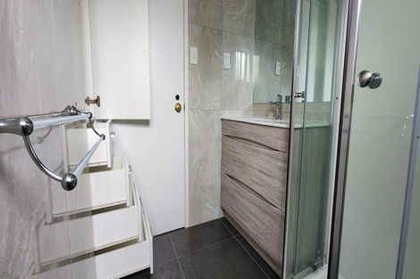 Photo of property in 110 Lauderdale Road, Birkdale, Auckland, 0626