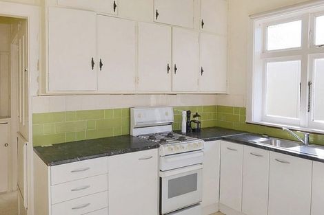 Photo of property in 34 Shamrock Street, Takaro, Palmerston North, 4412